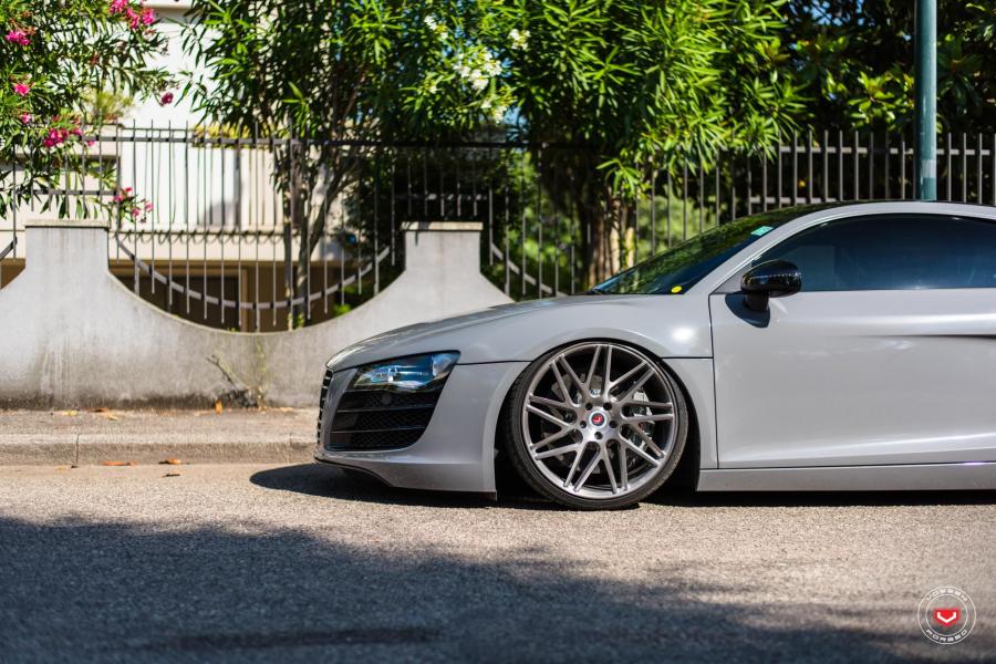 Детали экстерьера Audi R8 on Vossen Wheels (VPS-314T) 2017 года  (фото 11 из 20)